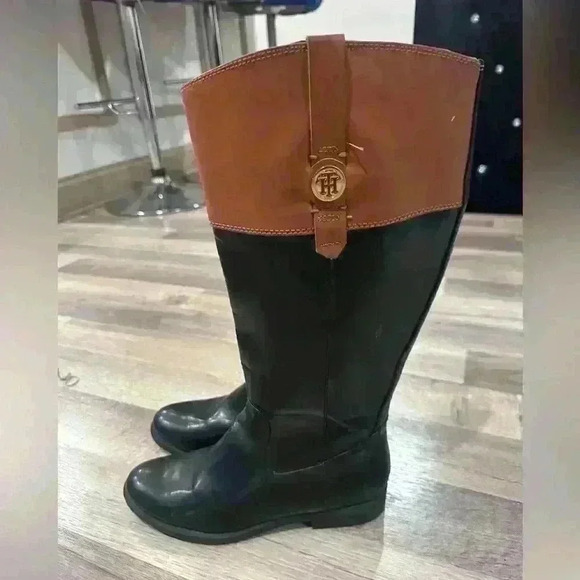 TOMMY HILFIGER two-tone wide calf
Shano Riding Boots - Picture 3 of 6
